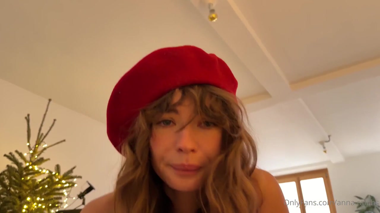 Beret babe sucks cock by tree