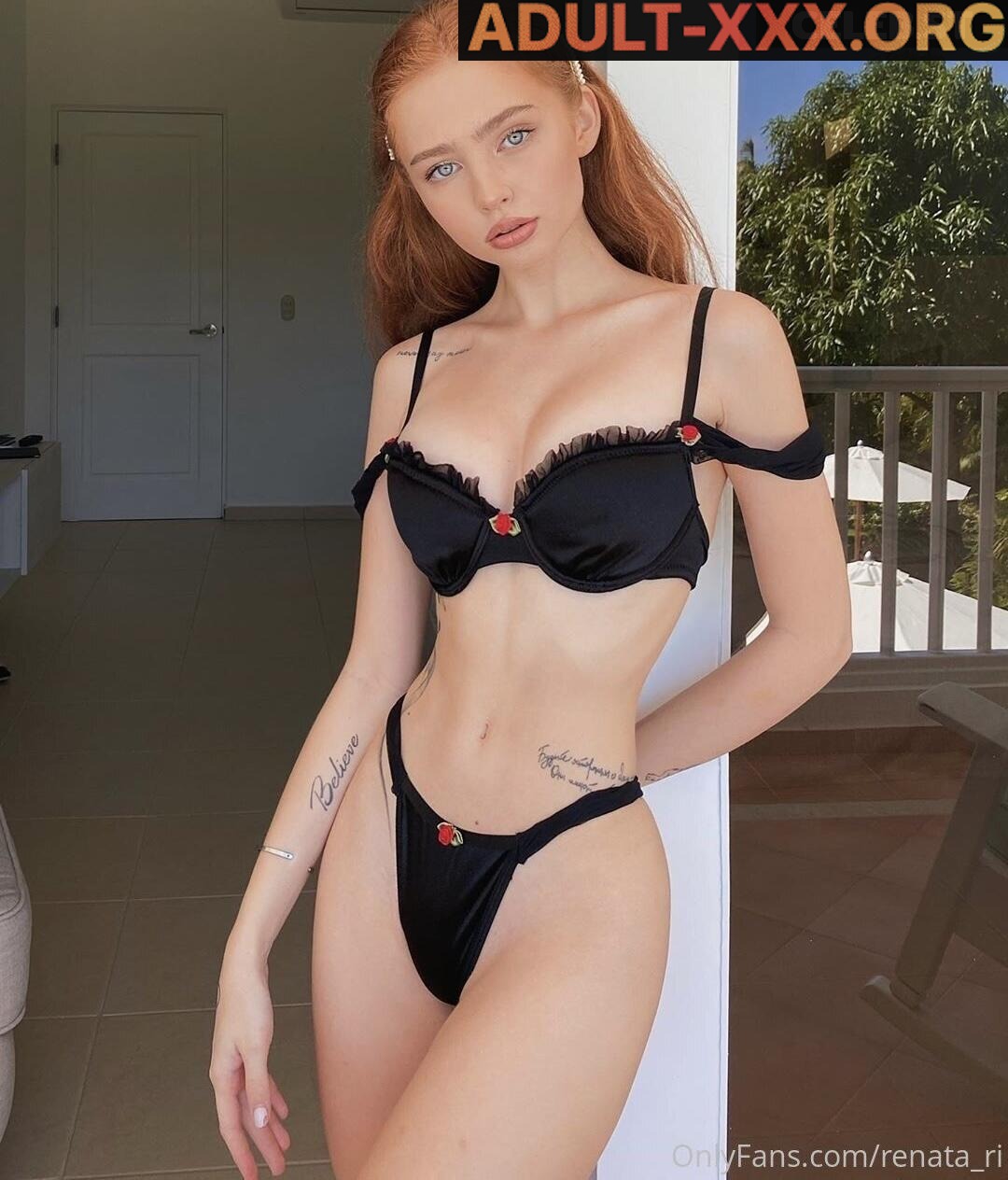 renata ri gallery photo