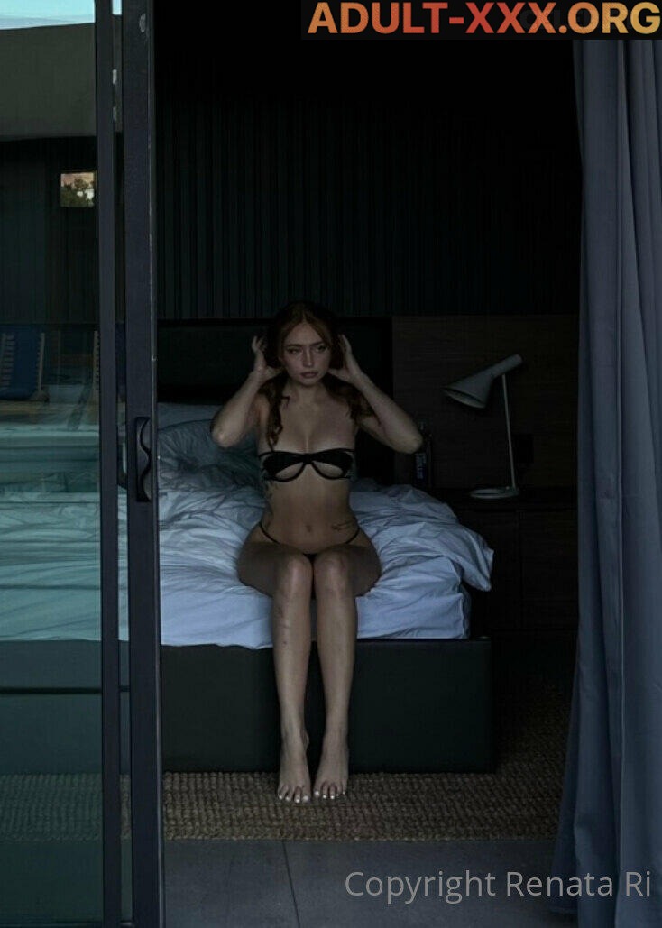 renata ri gallery photo