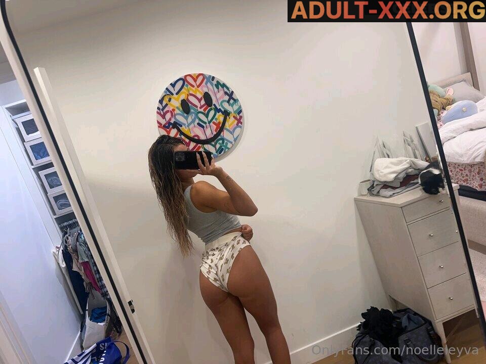 noelleleyva gallery photo