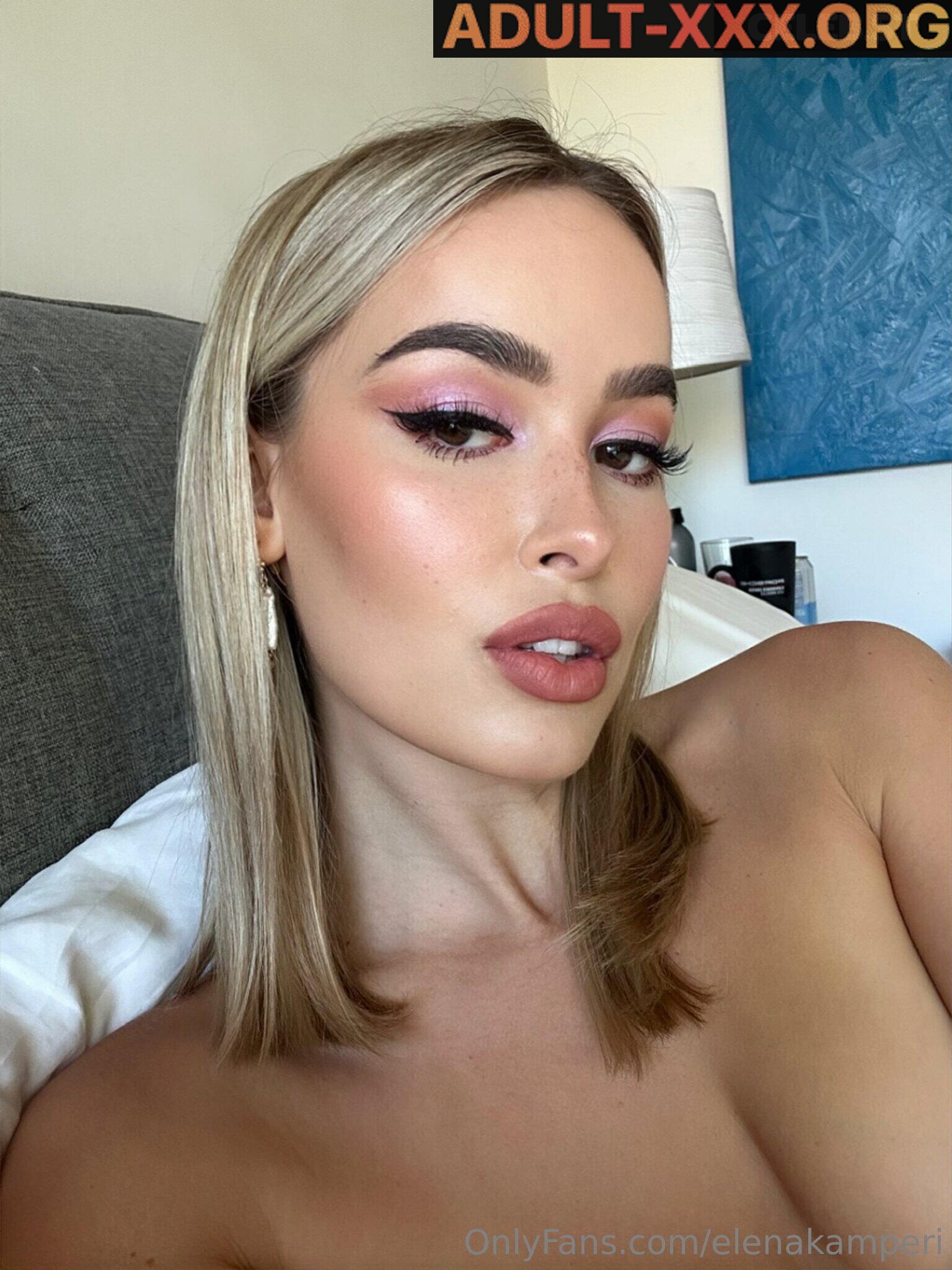 Elena Kamperi gallery photo