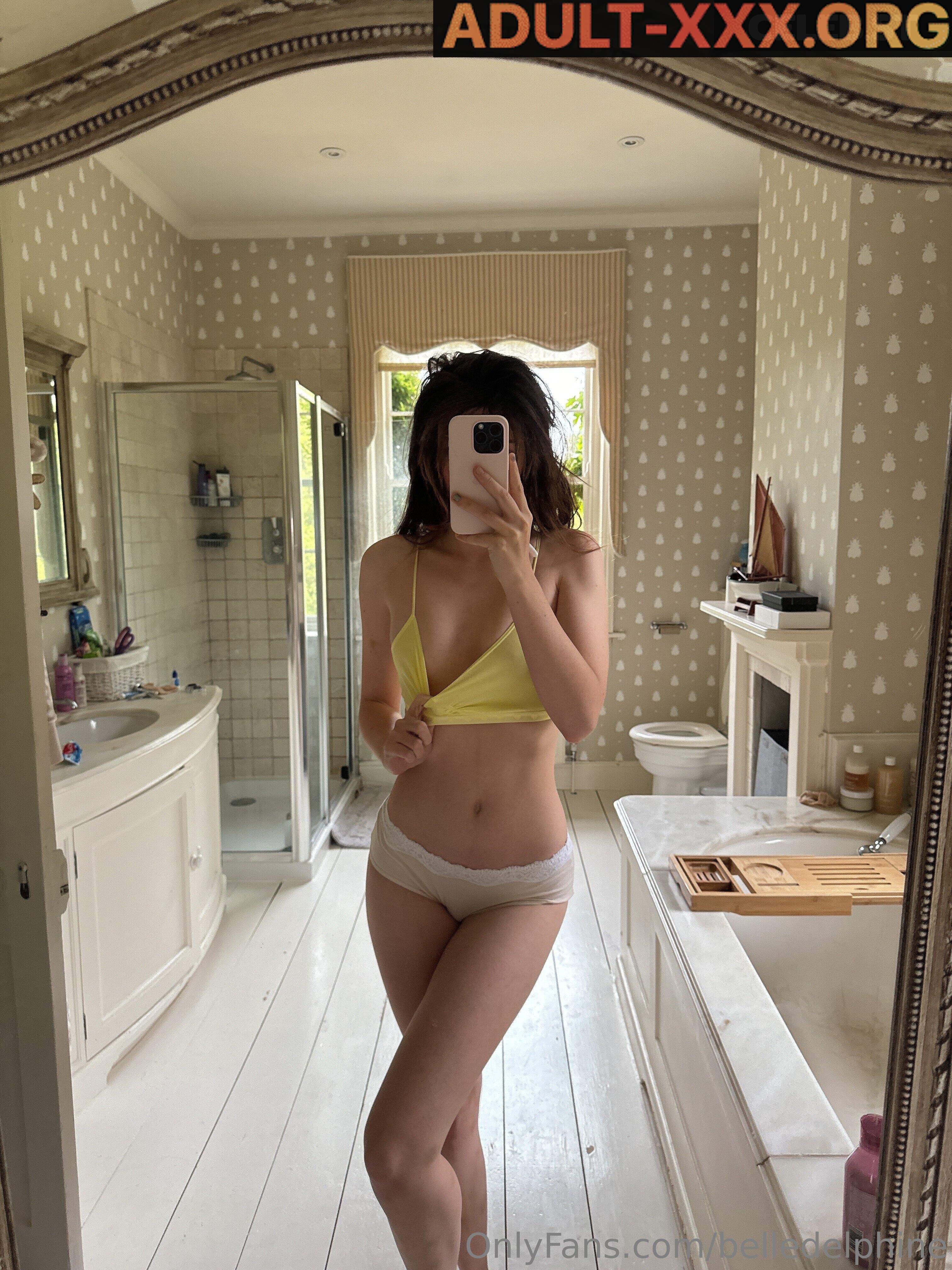 Bella Bumzy gallery photo