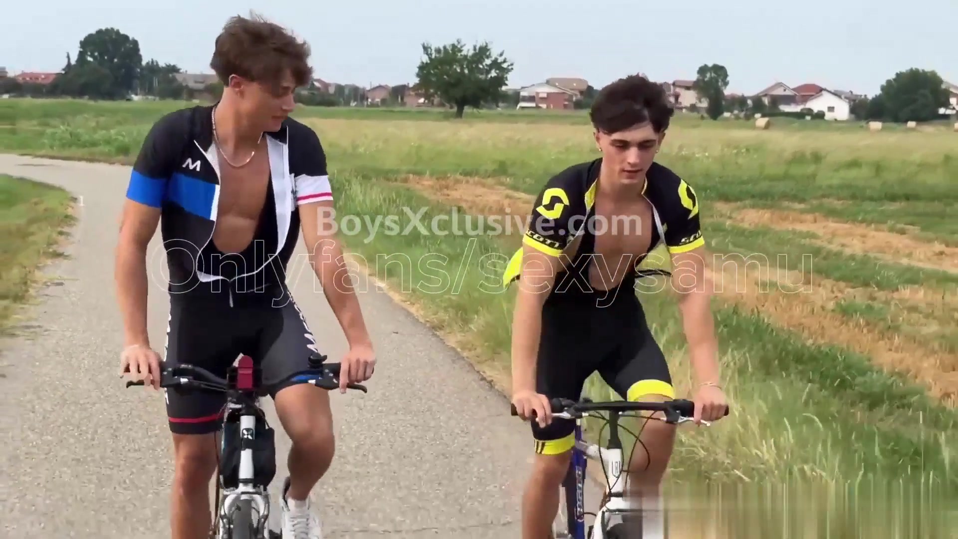 outdoor — Cornfield Cocky